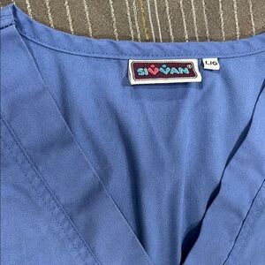 Si-Van V-Neck Scrub Top in Periwinkle Blue